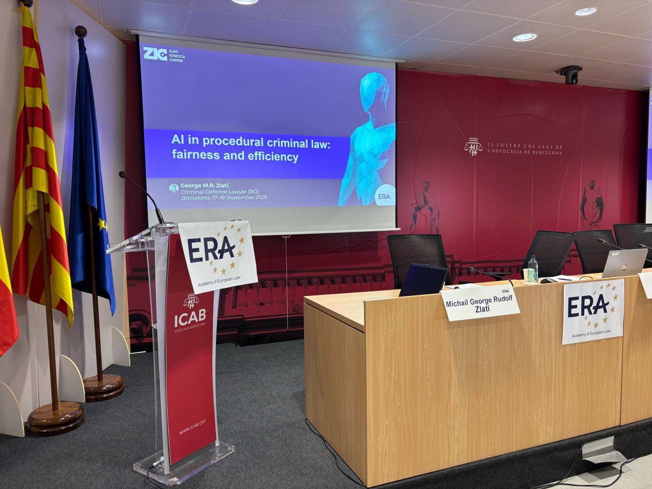 Sala ICAB Training Centre din Barcelona, cu slide-ul de deschidere al prezentării lui George Zlati „AI in procedural criminal law: fairness and efficiency”, seminarul ERA din 17-18 septembrie 2026
